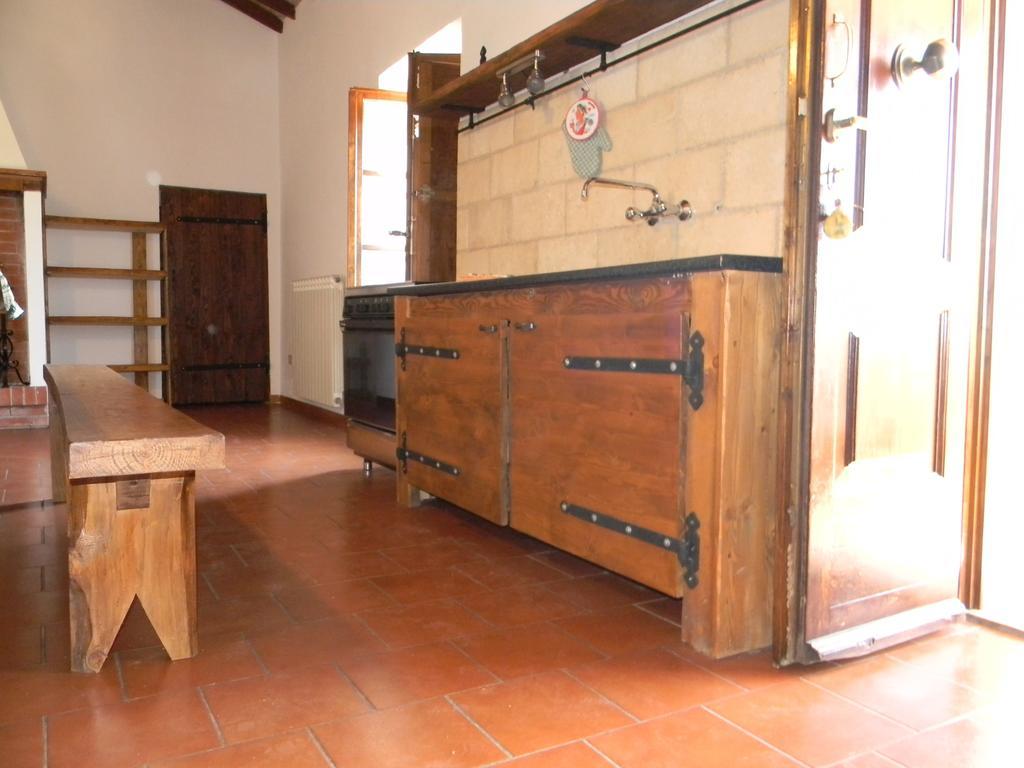 Villa Agriturismo Podere La Selva Serre Di Rapolano Exterior foto