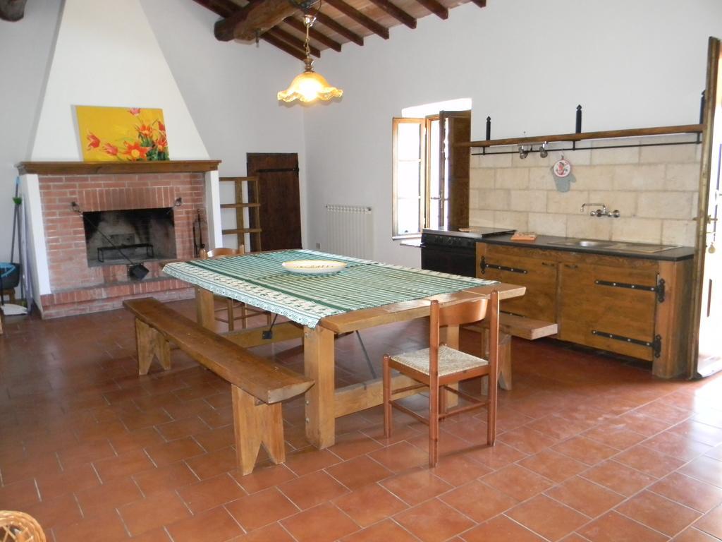 Villa Agriturismo Podere La Selva Serre Di Rapolano Exterior foto